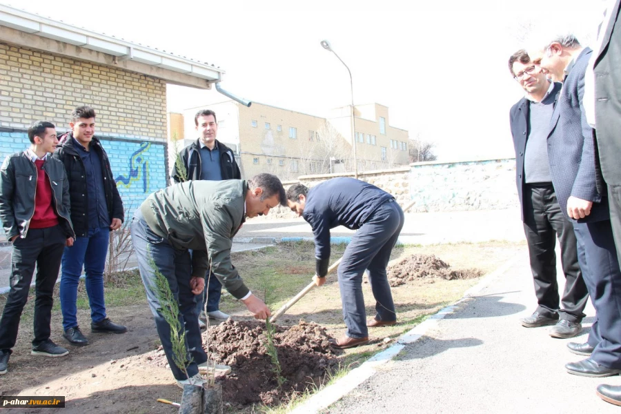 برگزاری مراسم روز درختکاری و کاشت نهال با حضور مسئولین  آموزشکده فنی شهید چمران اهر 2برگزاری مراسم روز درختکاری و کاشت نهال با حضور مسئولین  آموزشکده فنی شهید چمران اهر 3