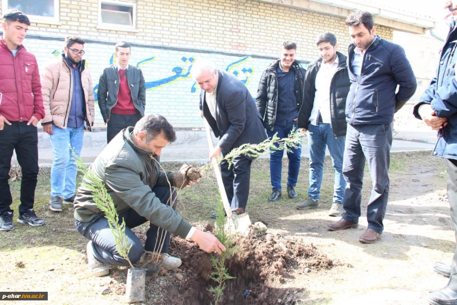 برگزاری مراسم روز درختکاری و کاشت نهال با حضور مسئولین  آموزشکده فنی شهید چمران اهر 4