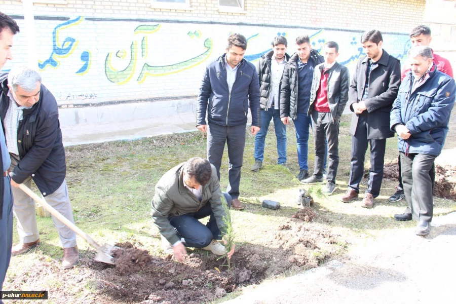 برگزاری مراسم روز درختکاری با حضور ریاست و مسئولین  آموزشکده فنی شهید چمران اهر 2